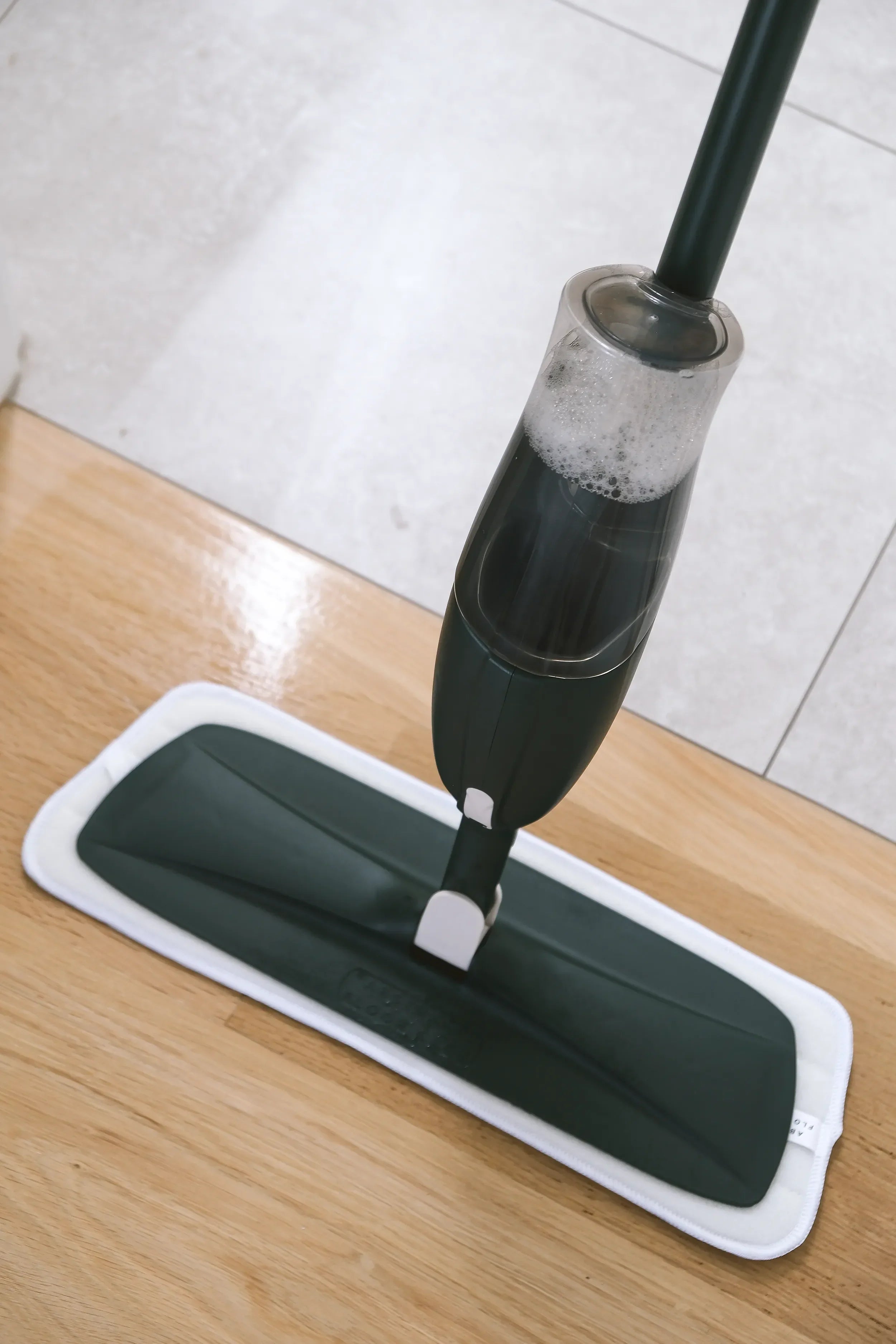 Spray Mop vs Bucket Mop: Which Is Better for Your Floors?